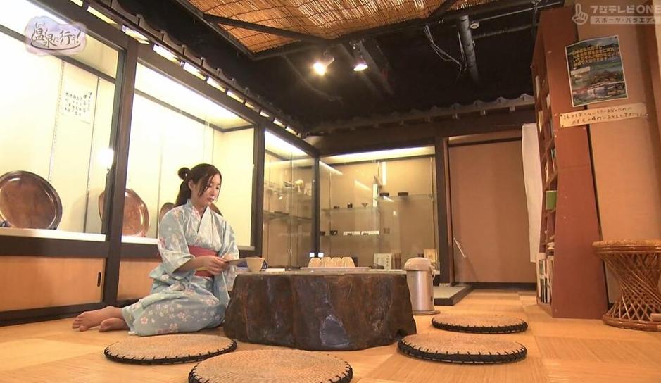 我们竖起耳朵听禅音——《温泉行不行》在日本参禅温泉免费奉上。